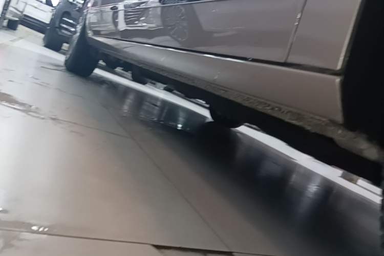 Used Buick GL8 2022 Land Business Class 652T Luxury Model Right Side Sill