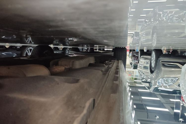 Used Buick GL8 2022 ES Land Cruiser 653T Luxury Model Right Side Sill