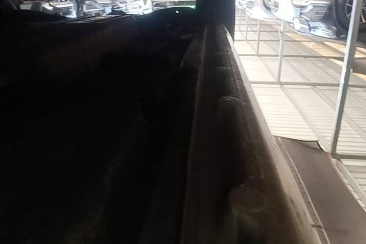Used Buick GL8 2022 ES Landtrek 653T Luxury Edition Right Side Sill