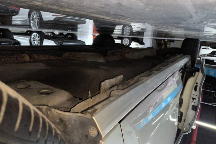 Used Buick GL8 2022 ES Landtrek 653T Luxury Edition Right Side Sill