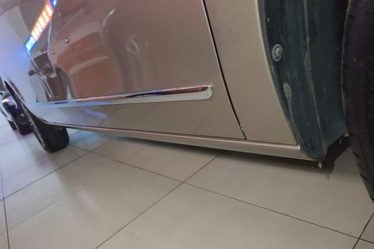 Used Buick GL8 2022 Land Executive Class 652T Prestige Model Right Side Sill