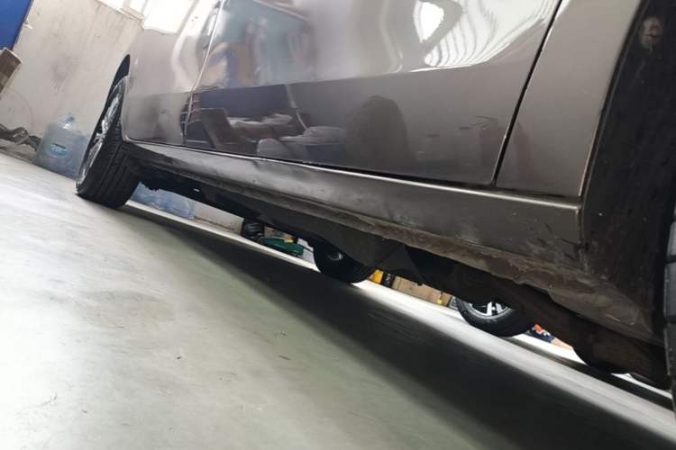 Used Buick GL8 2022 Land Cruiser Executive Class 652T Comfort Model Right Side Sill
