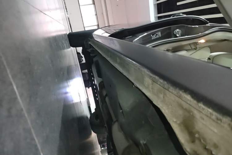 Used Buick GL8 2022 Land Business Class 652T Luxury Model Right Side Sill