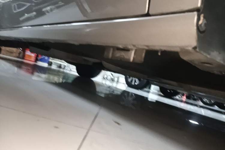 Used Buick GL8 2022 ES Landtrek 653T Comfort Edition Right Side Sill