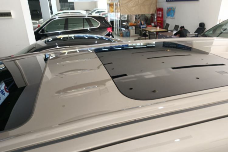 Used Buick GL8 2022 Land Executive Class 652T Prestige Model Roof