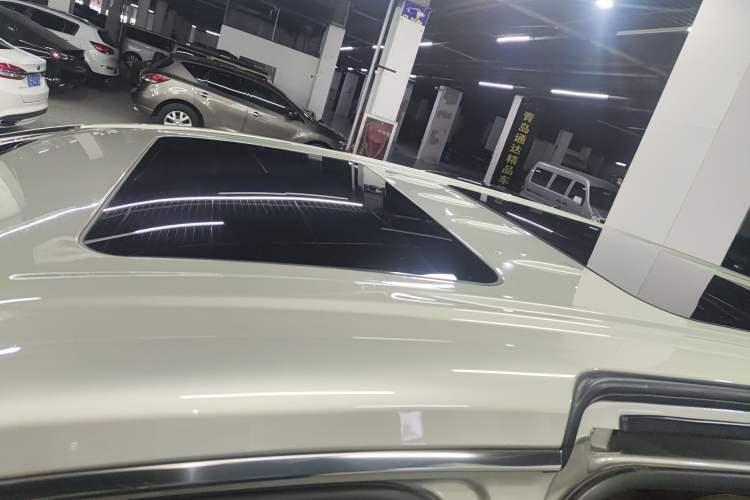Used Buick GL8 2022 ES Landtrek 653T Flagship Model Roof