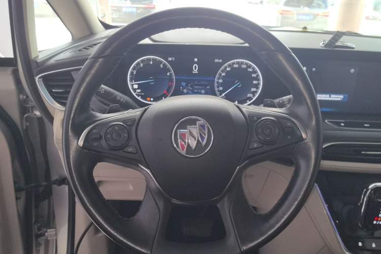 Used Buick GL8 2022 ES Land Cruiser 653T Luxury Model Steering Wheel