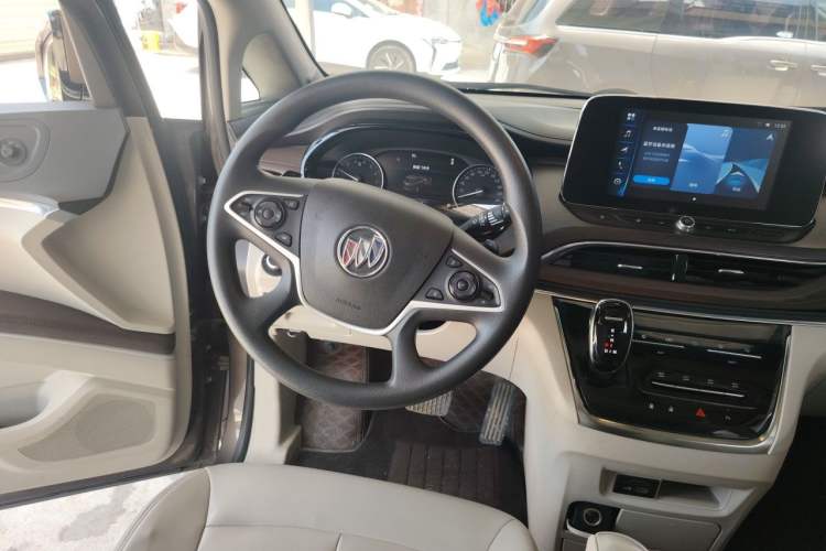 Used Buick GL8 2022 Land Cruiser Executive Class 652T Comfort Model Steering Wheel
