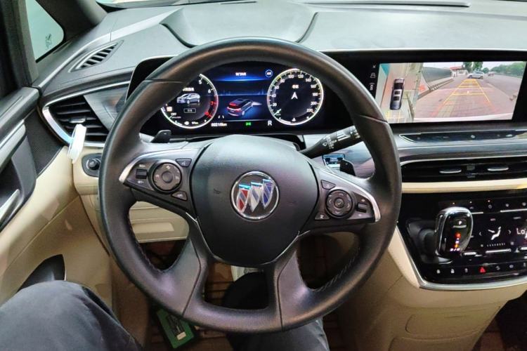 Used Buick GL8 2022 ES Land Cruiser 653T Luxury Model Steering Wheel