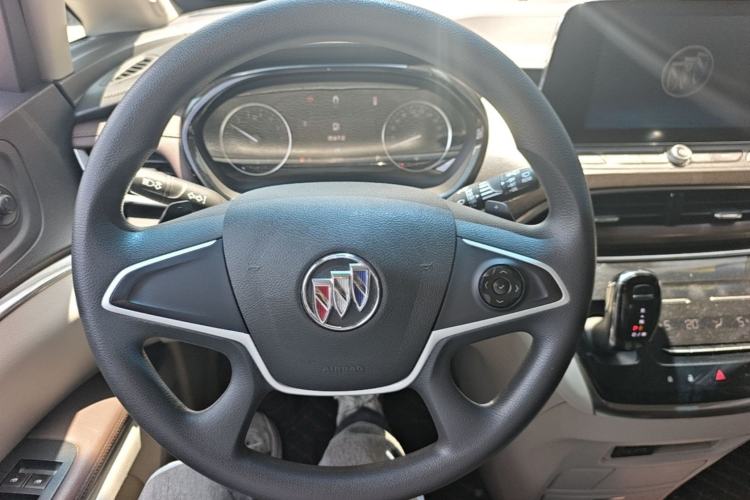 Used Buick GL8 2022 Land Cruiser Executive Class 652T Comfort Model Steering Wheel