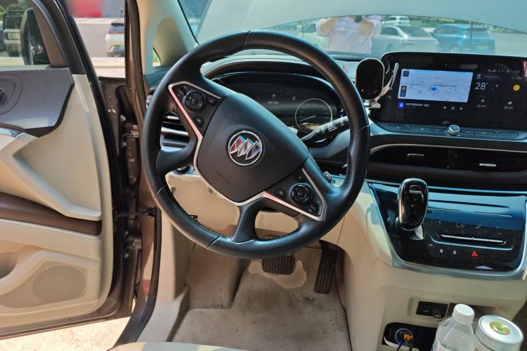 Used Buick GL8 2022 Land Business Class 652T Luxury Model Steering Wheel
