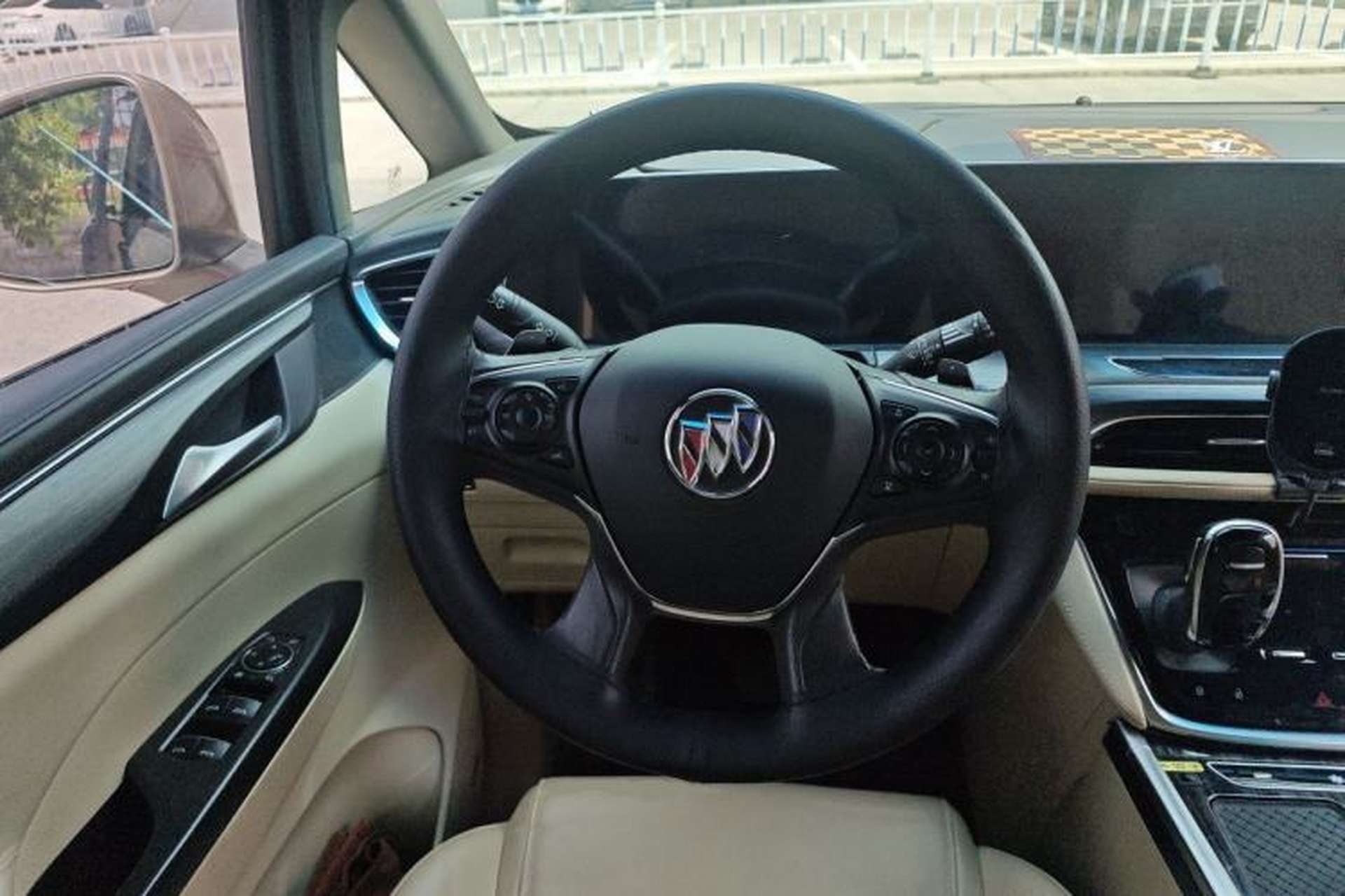 Used Buick GL8 2022 ES Landtrek 653T Flagship Model Steering Wheel