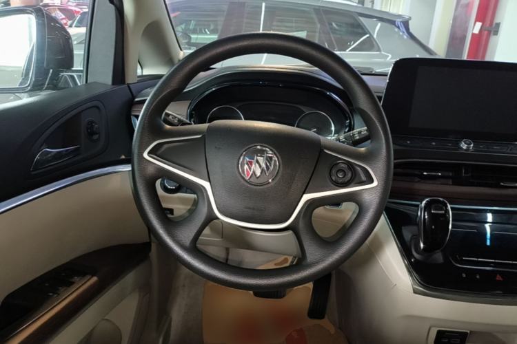 Used Buick GL8 2022 Land Cruiser Executive Class 652T Comfort Model Steering Wheel