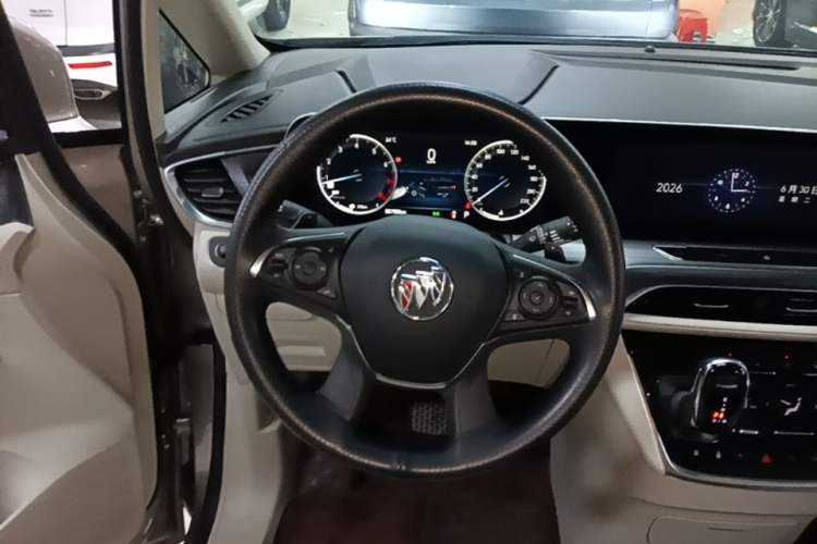 Used Buick GL8 2022 ES Landtrek 653T Comfort Edition Steering Wheel