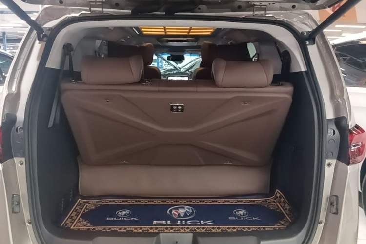 Used Buick GL8 2022 Land Business Class 652T Luxury Model Trunk