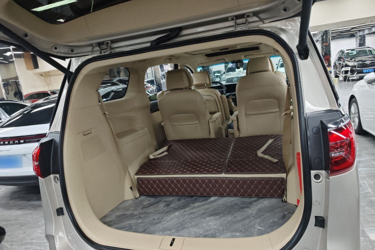 Used Buick GL8 2022 ES Land Cruiser 653T Luxury Model Trunk