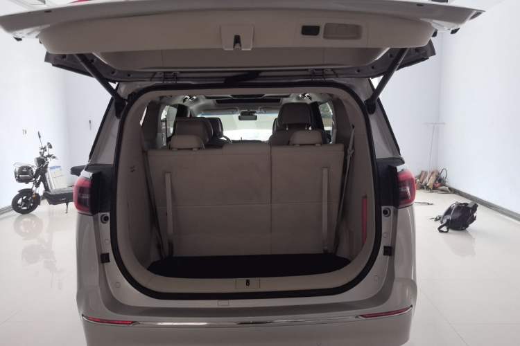 Used Buick GL8 2022 ES Land Cruiser 653T Luxury Model Trunk