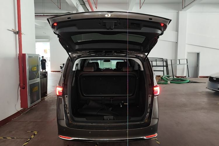 Used Buick GL8 2022 Land Business Class 652T Luxury Model Trunk