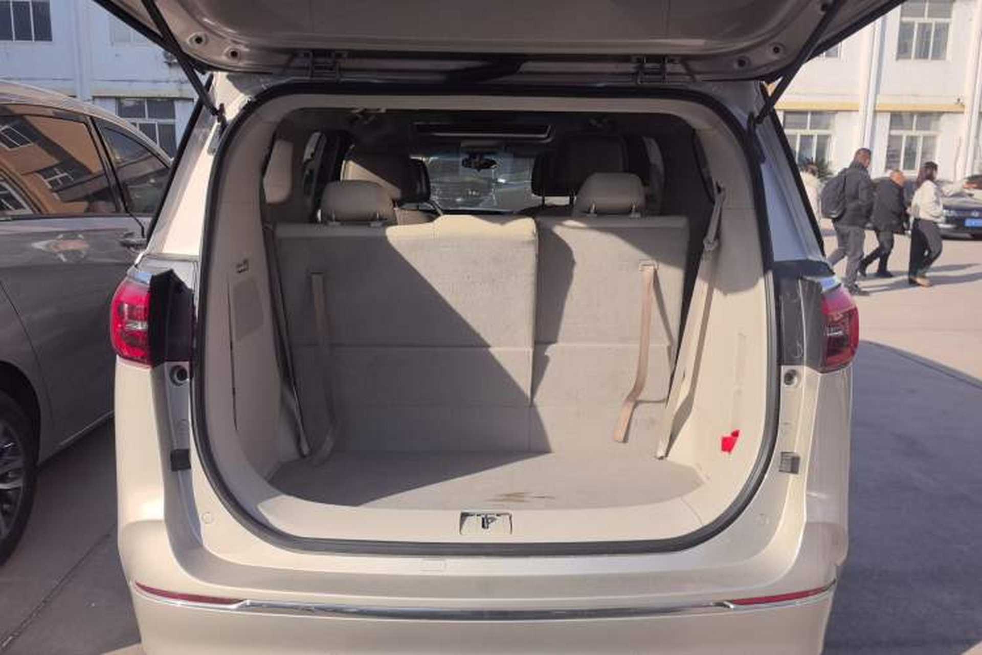 Used Buick GL8 2022 ES Landtrek 653T Comfort Edition Trunk