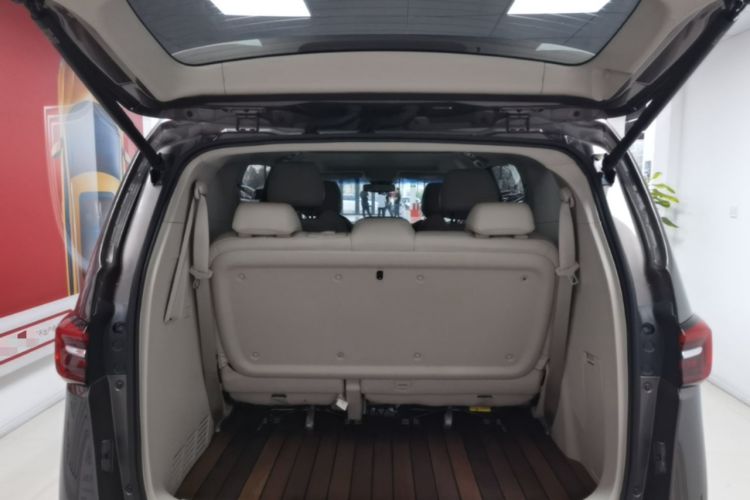 Used Buick GL8 2022 Land Cruiser Executive Class 652T Comfort Model Trunk