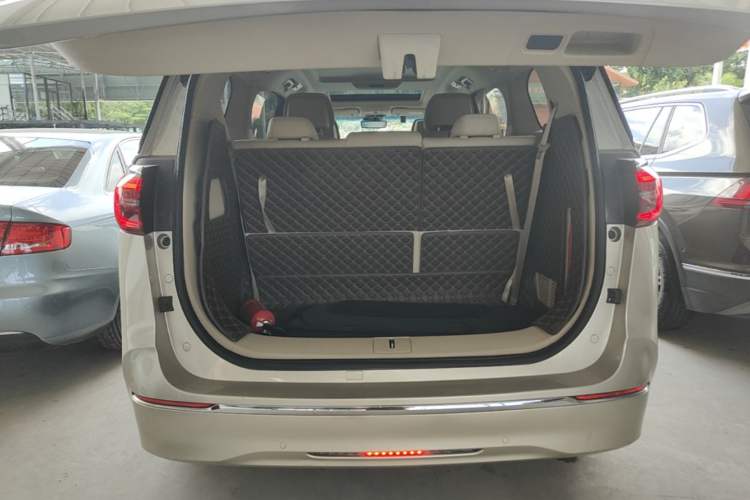 Used Buick GL8 2022 ES Landtrek 653T Luxury Edition Trunk