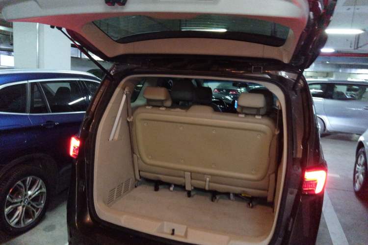 Used Buick GL8 2022 Land Cruiser Executive Class 652T Comfort Model Trunk
