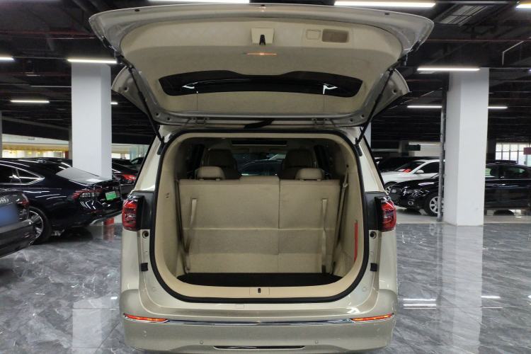 Used Buick GL8 2022 ES Landtrek 653T Luxury Edition Trunk