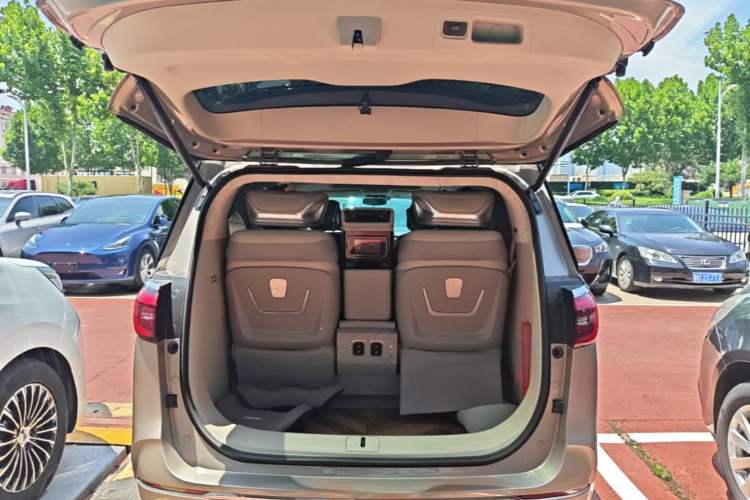 Used Buick GL8 2022 ES Landtrek 653T Comfort Edition Trunk