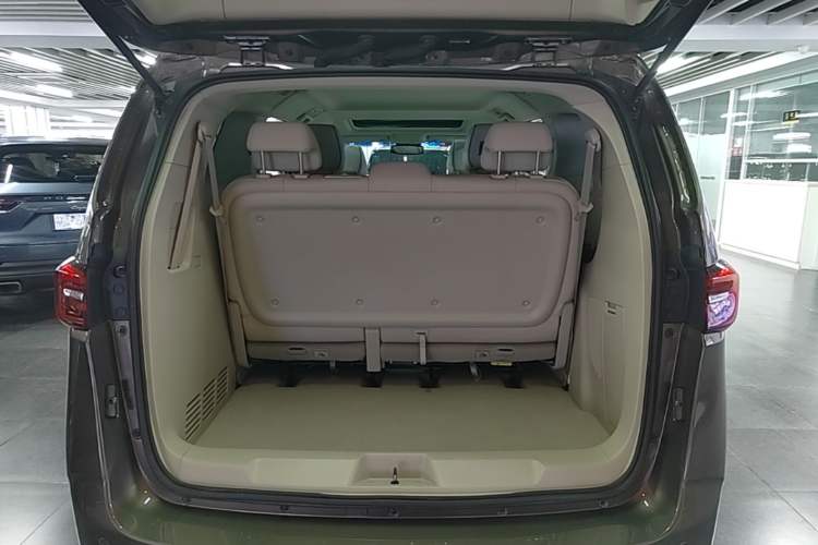 Used Buick GL8 2022 Land Business Class 652T Luxury Model Trunk