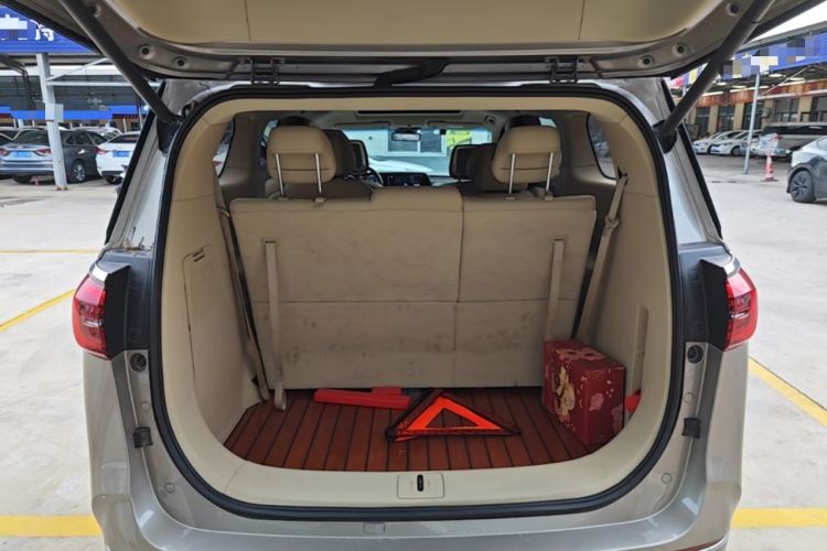 Used Buick GL8 2022 ES Landtrek 653T Flagship Model Trunk
