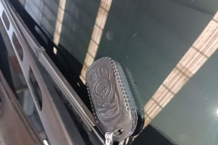 Used Buick GL8 2022 Land Business Class 652T Luxury Model Vehicle Key