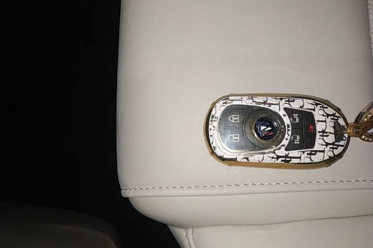 Used Buick GL8 2022 ES Landtrek 653T Flagship Model Vehicle Key