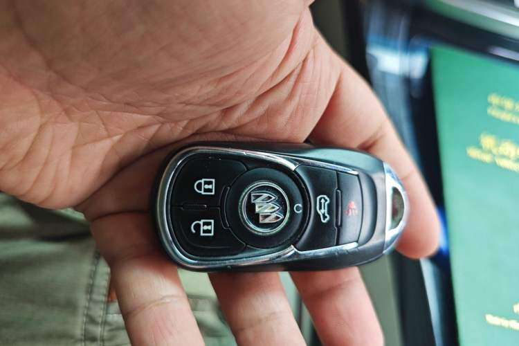 Used Buick GL8 2022 Land Business Class 652T Luxury Model Vehicle Key