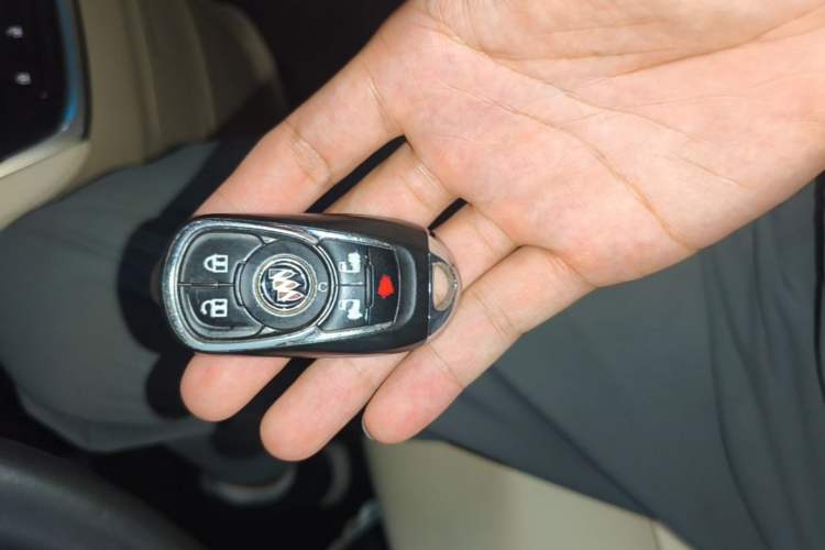 Used Buick GL8 2022 ES Landtrek 653T Luxury Edition Vehicle Key