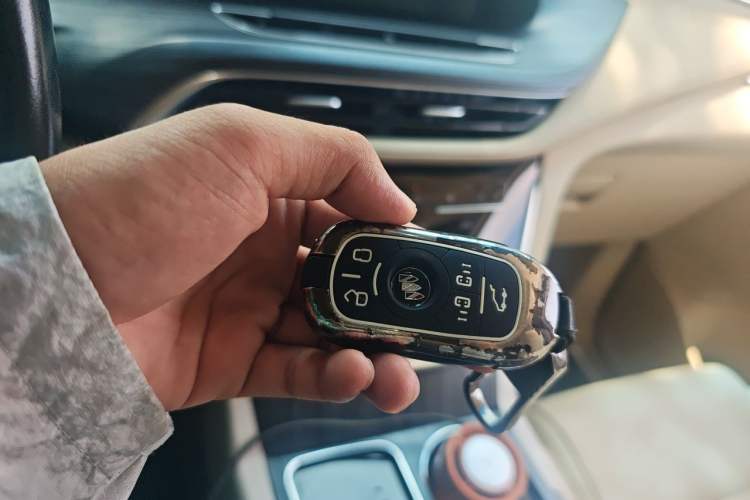 Used Buick GL8 2022 ES Landtrek 653T Luxury Edition Vehicle Key