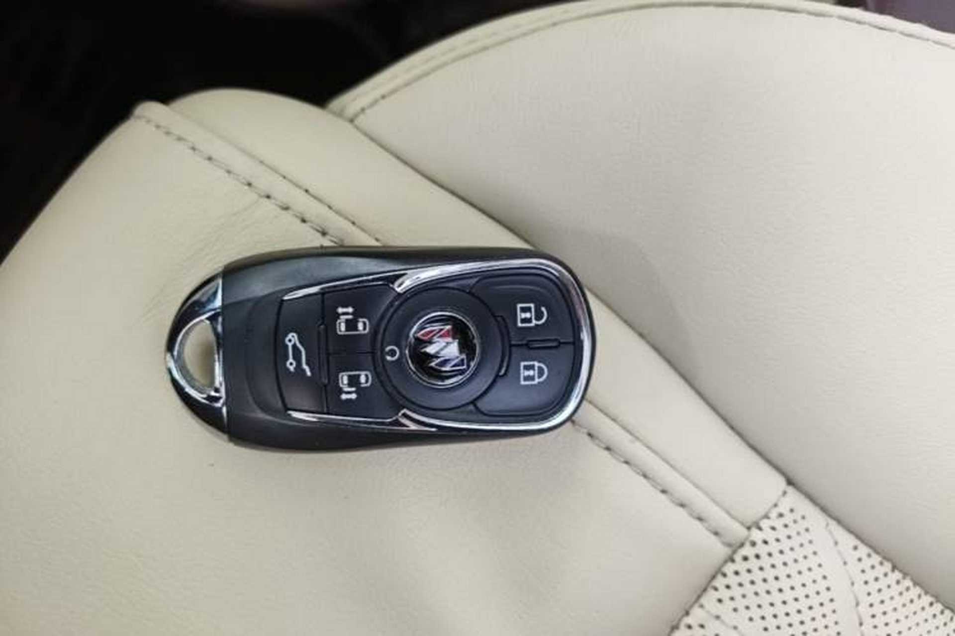 Used Buick GL8 2022 ES Land Cruiser 653T Luxury Model Vehicle Key
