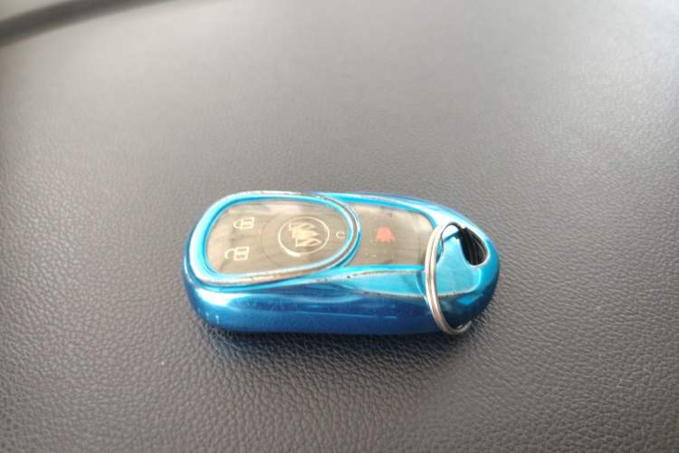 Used Buick GL8 2022 Land Cruiser Executive Class 652T Comfort Model Vehicle Key