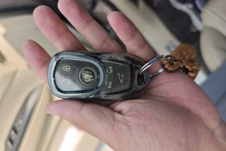 Used Buick GL8 2022 ES Landtrek 653T Flagship Model Vehicle Key