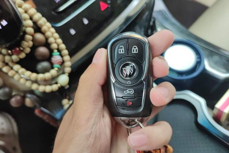 Used Buick GL8 2022 Land Business Class 652T Luxury Model Vehicle Key