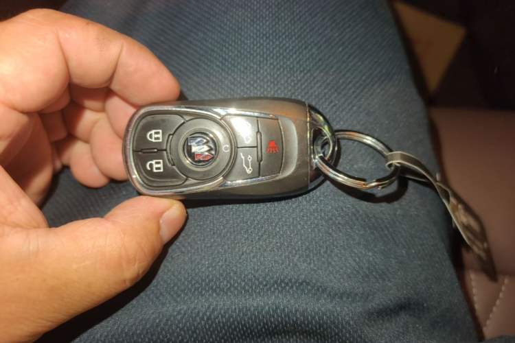 Used Buick GL8 2022 Land Executive Class 652T Prestige Model Vehicle Key