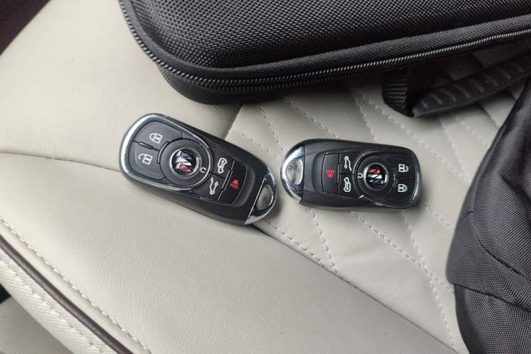 Used Buick GL8 2022 Land Executive Class 652T Prestige Model Vehicle Key