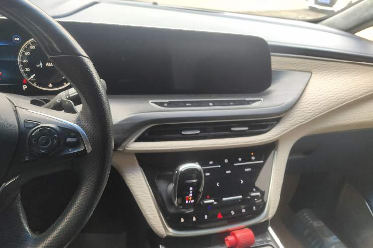 Used Buick GL8 2023 ES Lu Zun Comfort Model Audio And AC Panel
