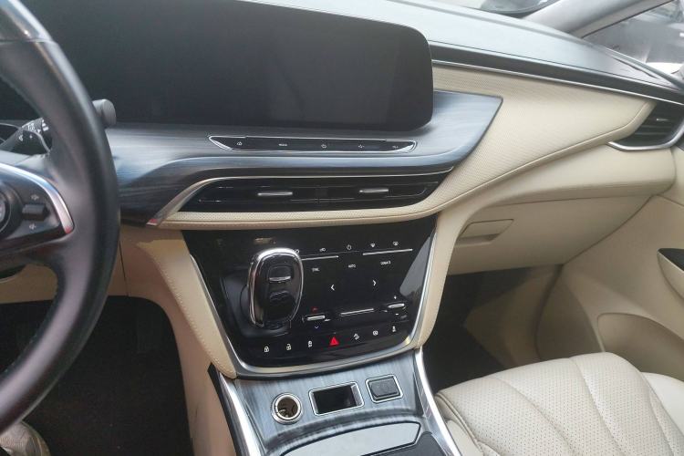 Used Buick GL8 2023 ES Lu Zun Deluxe Model Audio And AC Panel