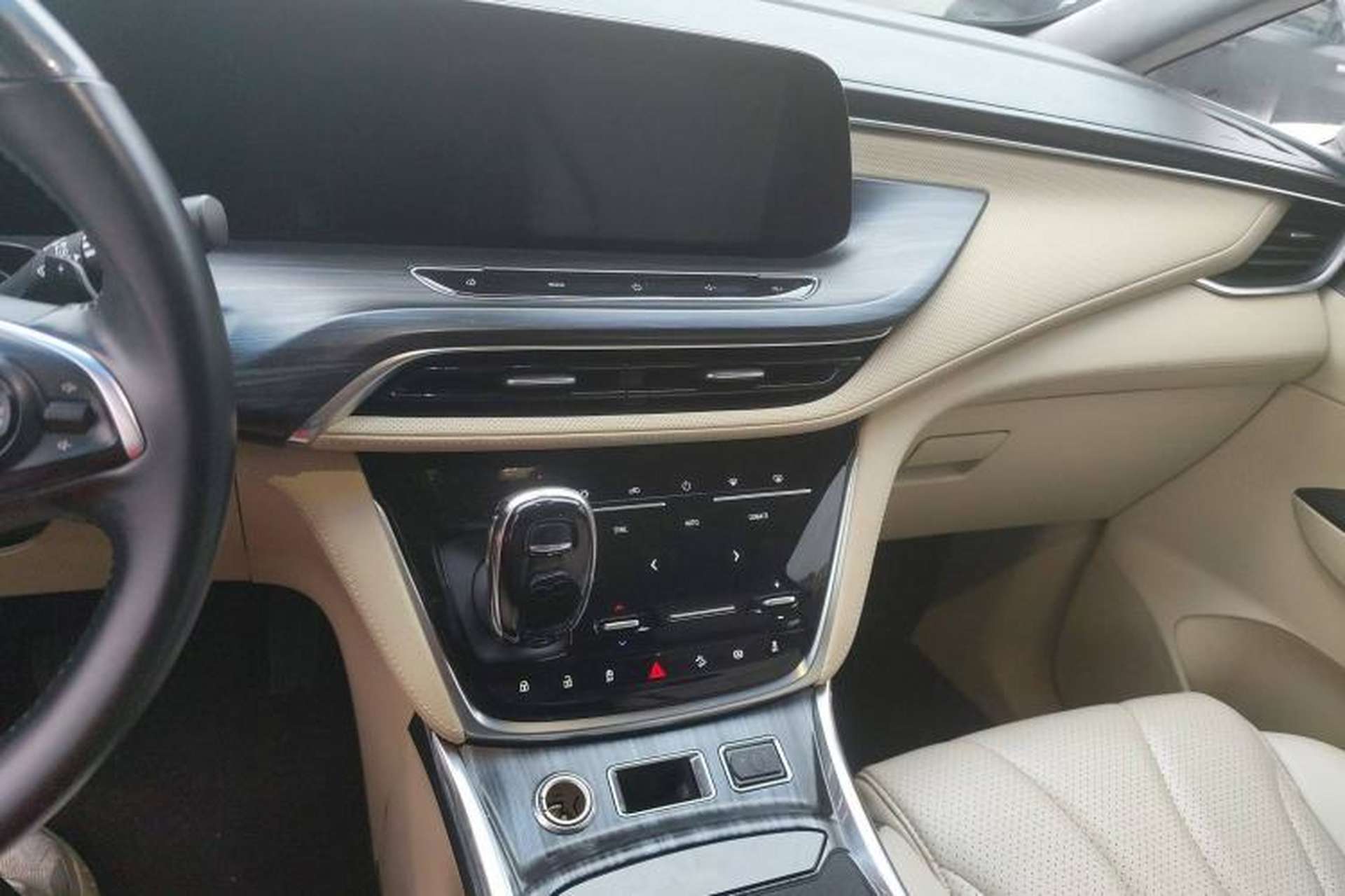 Used Buick GL8 2023 ES Lu Zun Deluxe Model Audio And AC Panel
