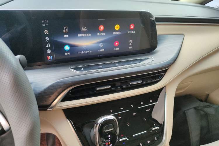 Used Buick GL8 2023 ES Lu Zun Deluxe Model Audio And AC Panel