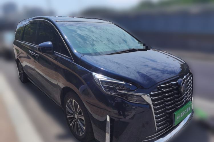 Used Buick GL8 2023 ES Lu Zun Luxury Model Front Right 45 Deg