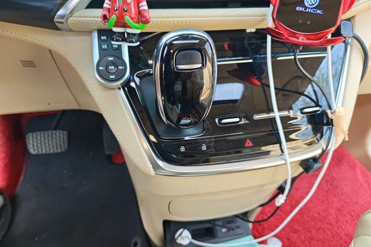 Used Buick GL8 2023 ES Lu Zun Luxury Edition and Yue Version Gear Lever