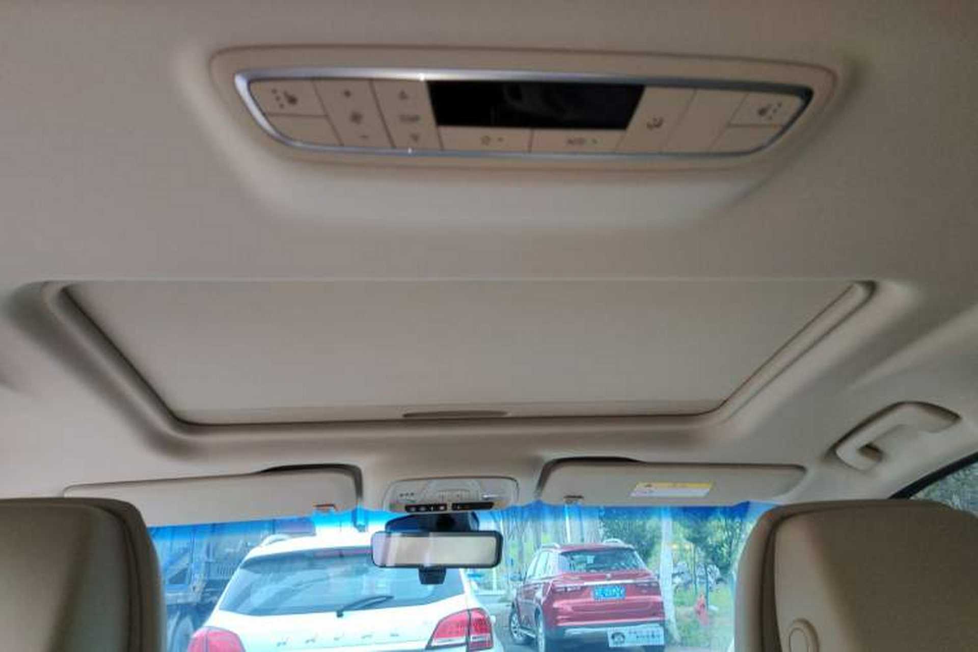 Used Buick GL8 2023 ES Lu Zun Deluxe Model Headliner