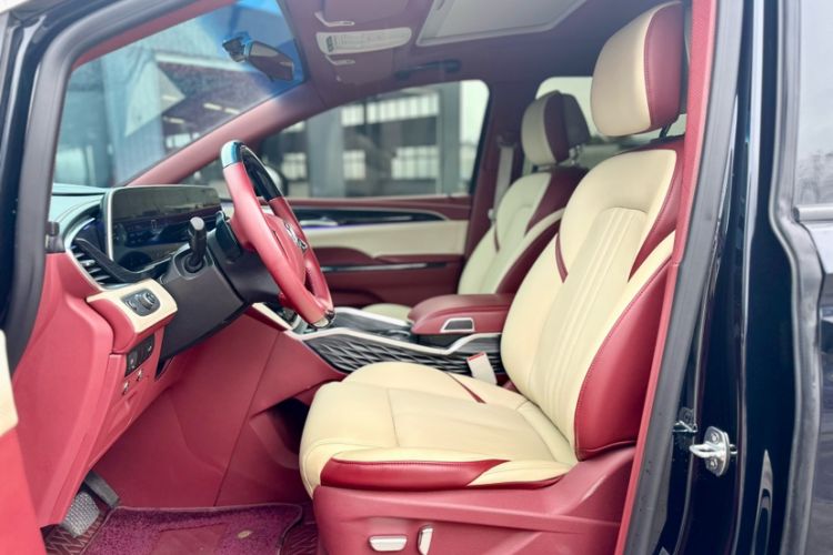 Used Buick GL8 2023 ES Lu Zun Comfort Model Interior 2