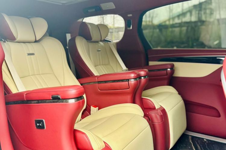 Used Buick GL8 2023 ES Lu Zun Comfort Model Interior 3